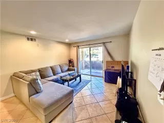 Photo #5: 2787713 Listing