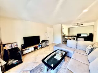 Photo #6: 2787713 Listing