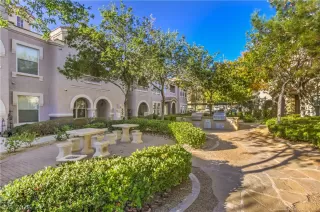 Photo #1: 2787741 Listing 