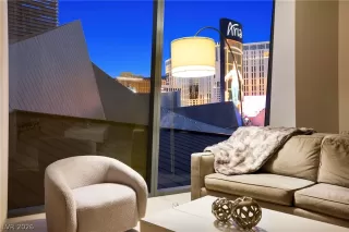 Photo #6: 2787789 Listing