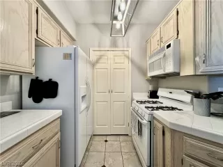 Photo #4: 2787791 Listing
