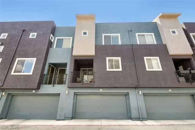 MLS: 2787800 Condo For Sale