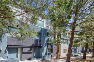 Photo #3: 2787800 Listing