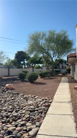 Photo #2: 2787809 Listing