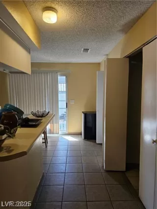 Photo #4: 2787845 Listing