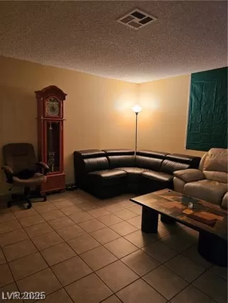 Photo #5: 2787845 Listing