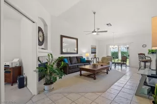 Photo #4: 2787846 Listing