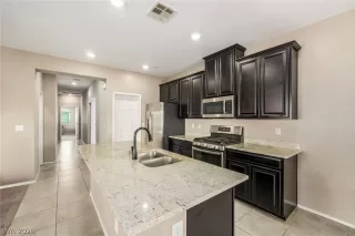 Photo #3: 2787882 Listing
