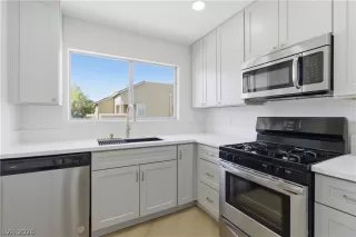 Photo #2: 2787887 Listing