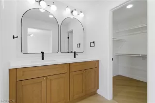 Photo #3: 2787887 Listing