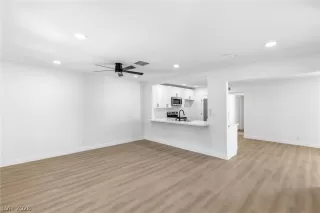 Photo #3: 2787948 Listing 