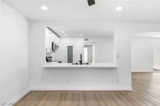 Photo #4: 2787948 Listing 