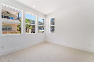 Photo #5: 2787985 Listing