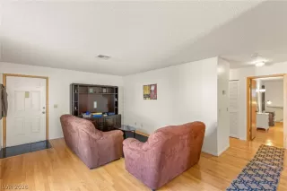 Photo #3: 2787986 Listing