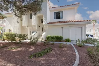 Photo #3: 2788036 Listing