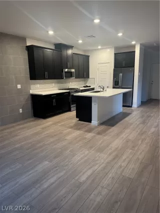 Photo #1: 2788045 Listing 