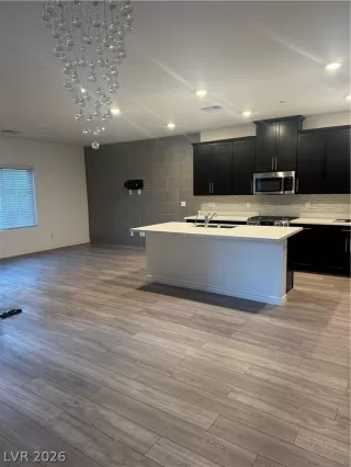 Photo #3: 2788045 Listing 