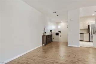 Photo #2: 2788050 Listing