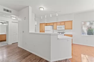 Photo #6: 2788079 Listing