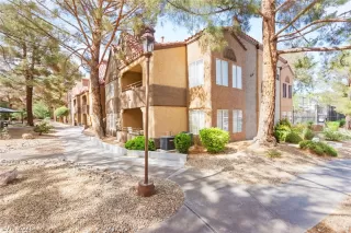 Photo #5: 2788133 Listing