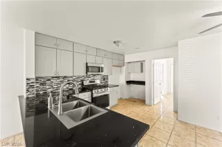 Photo #4: 2788151 Listing 
