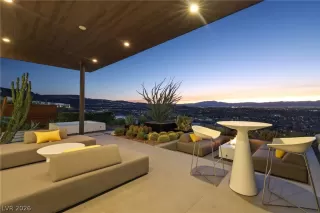 Photo #2: 2788260 Listing