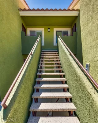 Photo #3: 2788363 Listing 