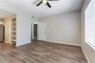 Photo #5: 2788388 Listing