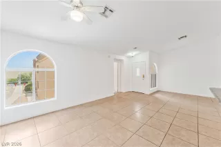 Photo #4: 2788426 Listing
