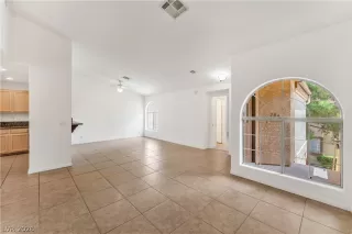 Photo #5: 2788426 Listing