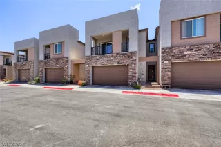 Photo #4: 2788429 Listing