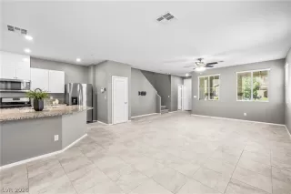 Photo #5: 2788490 Listing