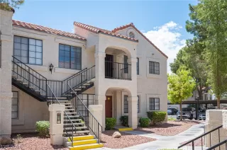 Photo #3: 2788512 Listing 