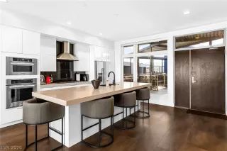 Photo #1: 2788650 Listing 