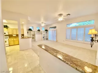 Photo #3: 2788698 Listing