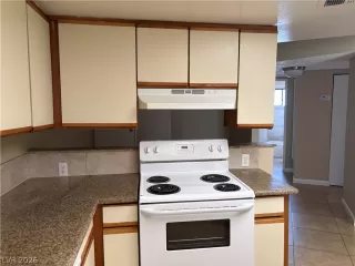 Photo #4: 2788734 Listing