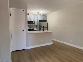 Photo #2: 2788874 Listing 
