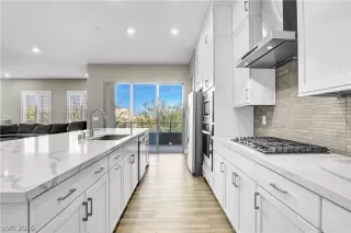 Photo #3: 2788940 Listing 