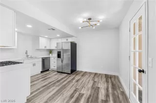 Photo #2: 2788983 Listing