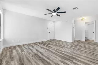 Photo #5: 2788983 Listing
