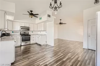 Photo #5: 2789113 Listing 