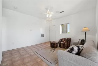 Photo #4: 2789217 Listing