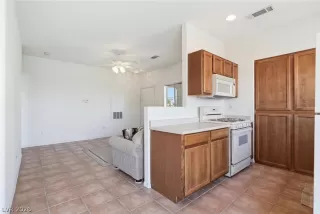 Photo #5: 2789217 Listing