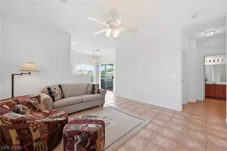 Photo #6: 2789217 Listing