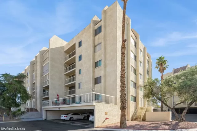 MLS: 2789234 Condo For Sale