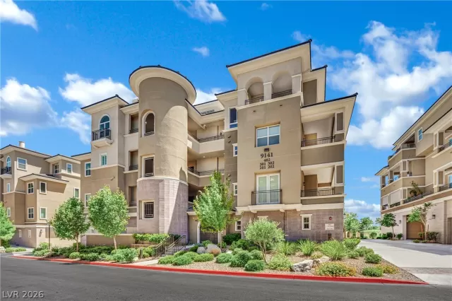 MLS: 2789282 Condo For Sale
