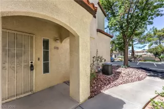 Photo #4: 2789424 Listing
