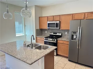 Photo #1: 2789492 Listing