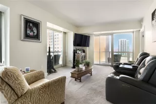 Photo #4: 2789500 Listing