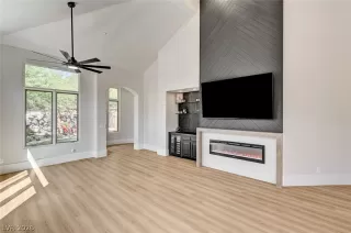 Photo #4: 2789525 Listing